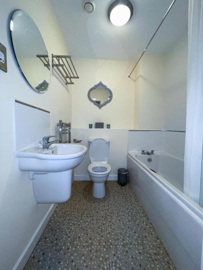 Station Side Penthouse Apartment Wolverhampton Ngoại thất bức ảnh