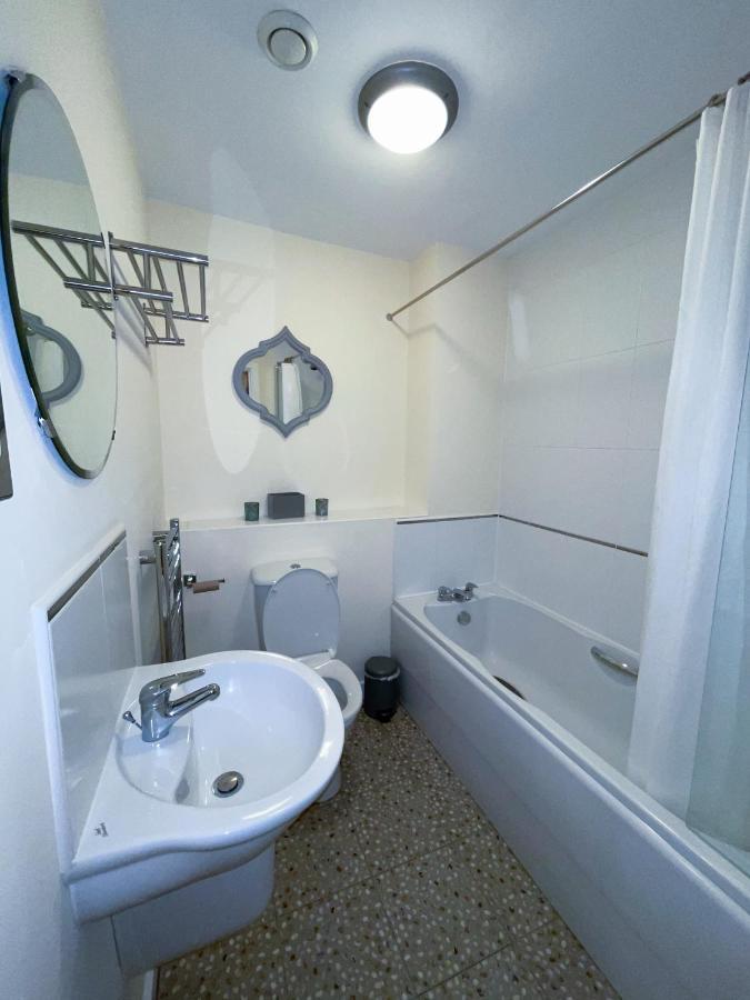 Station Side Penthouse Apartment Wolverhampton Ngoại thất bức ảnh