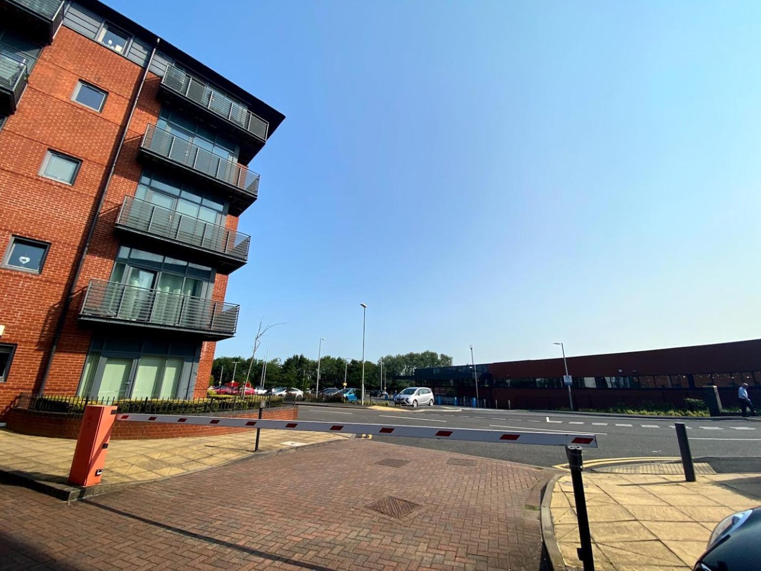 Station Side Penthouse Apartment Wolverhampton Phòng bức ảnh