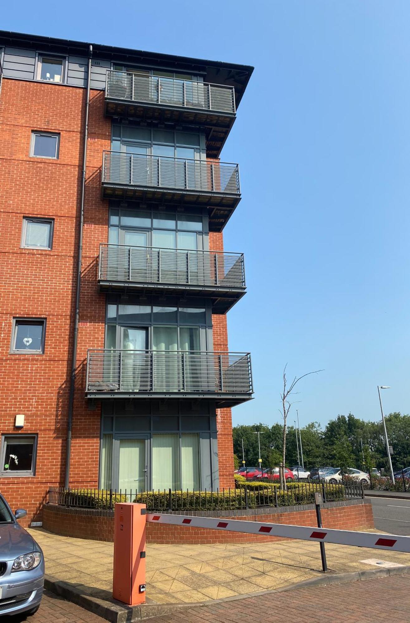 Station Side Penthouse Apartment Wolverhampton Phòng bức ảnh