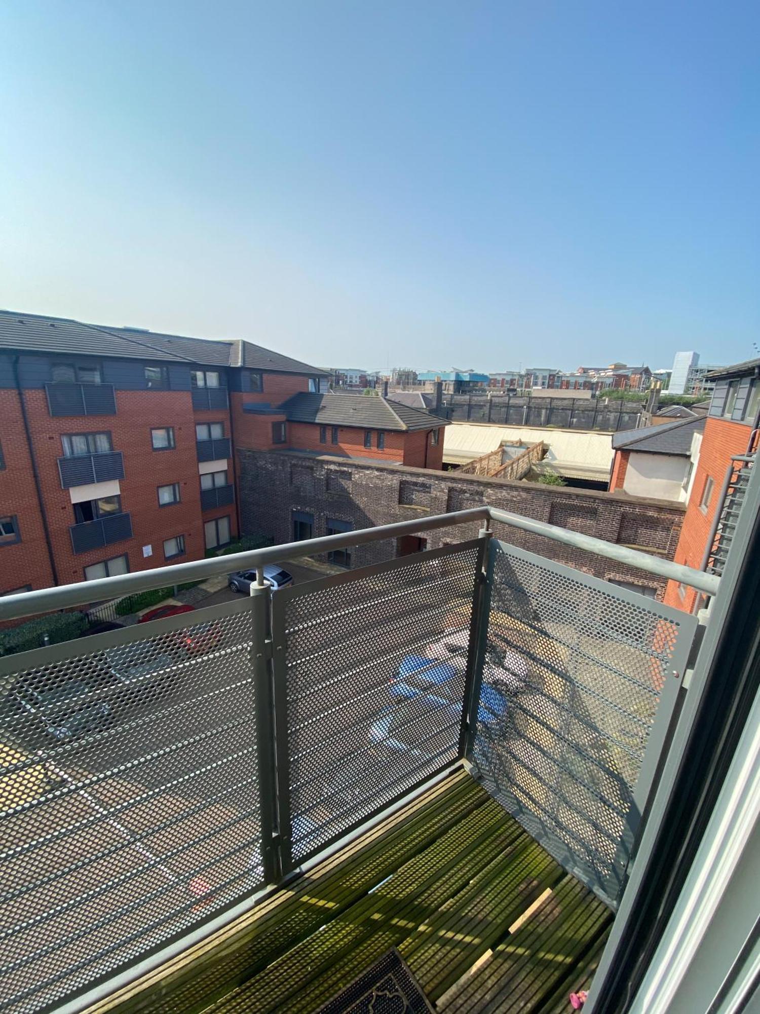 Station Side Penthouse Apartment Wolverhampton Phòng bức ảnh